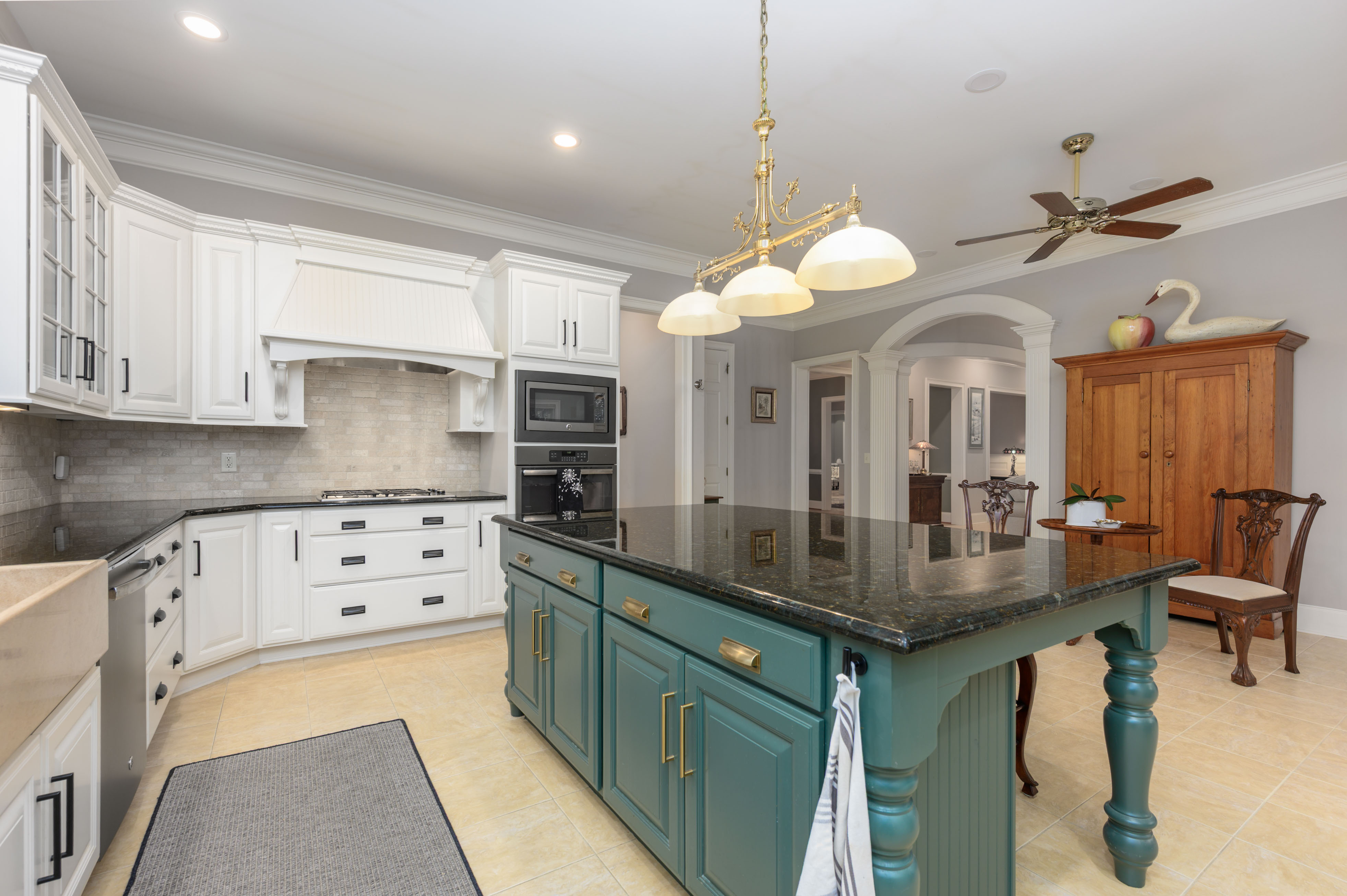 1320 Dejarnet Place image 17